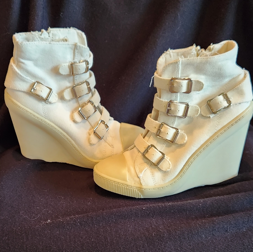 Call It Spring Daty-17 Wedge Shoe - image 2